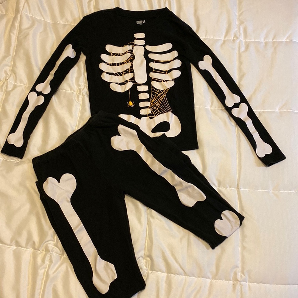 Crazy 8 skeleton pj set size 12 100% cotton